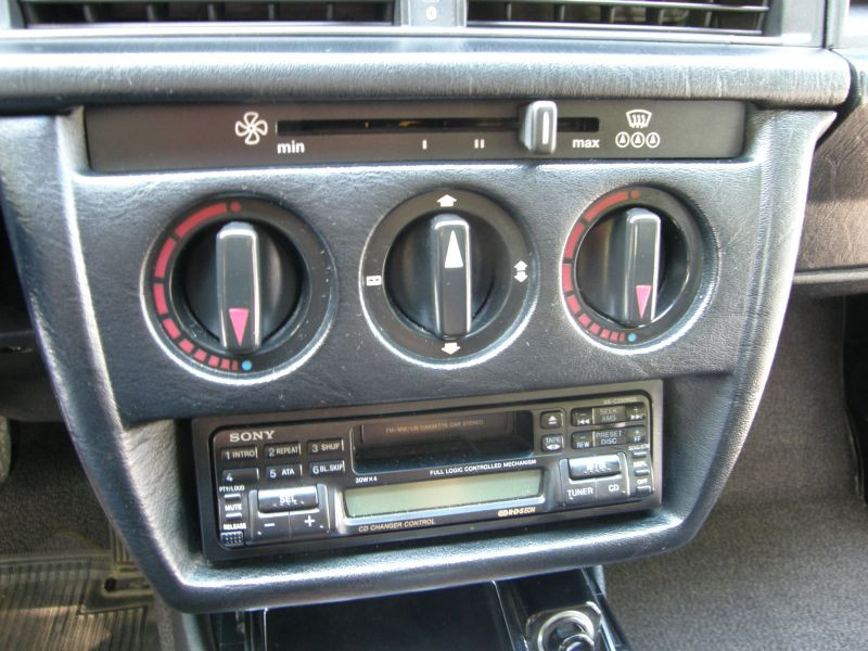 Mercedes 190 panel nawiewu